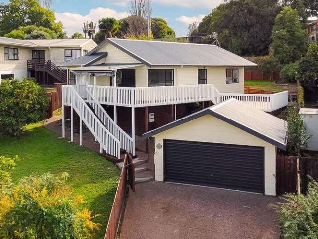 12 Flamingo Court, Goodwood Heights, Manukau City