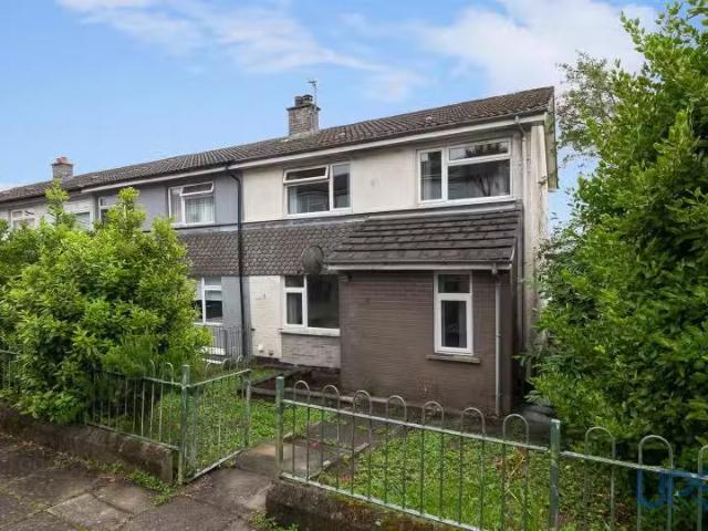 12 Glenmeen Close