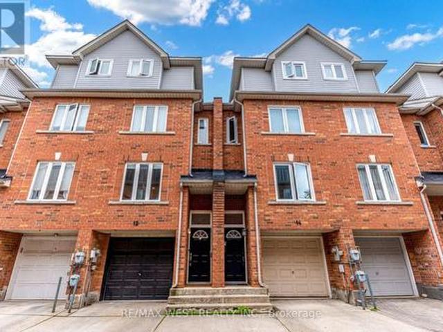 12 Grogan Mews, Toronto, ON, M6G 4J9 house for lease | Listing ID W13538 | Royal LePage