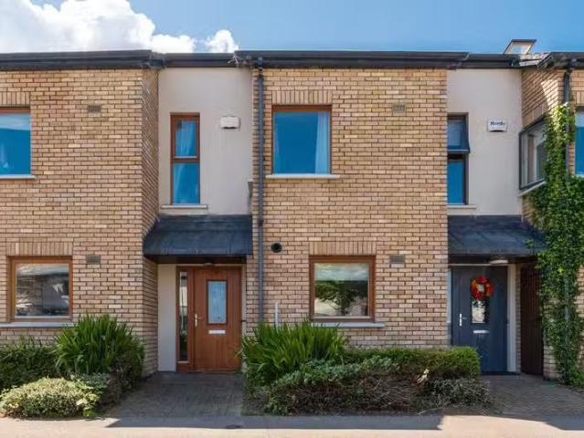 12 Hunters Grove, Hunterswood, Ballycullen, Dublin 24, D24A379.