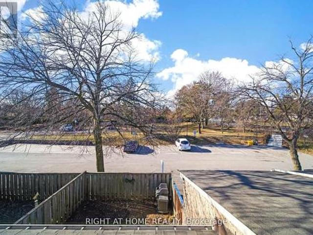 12 Lace Fernway Way W, Toronto, ON, M2J 4L9 townhouse for sale | Listing ID C13112 | Royal LePage