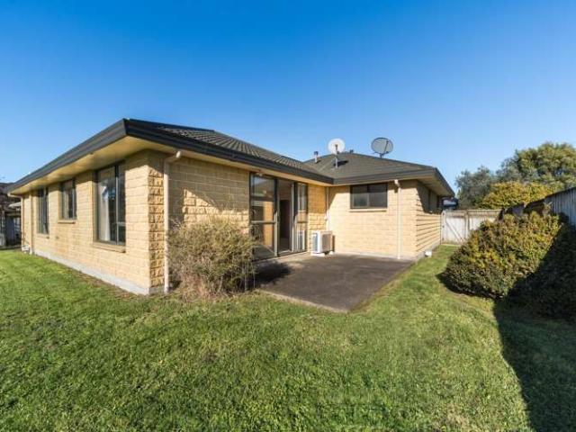 12 Logan Views, Kelvin Grove, Palmerston North City