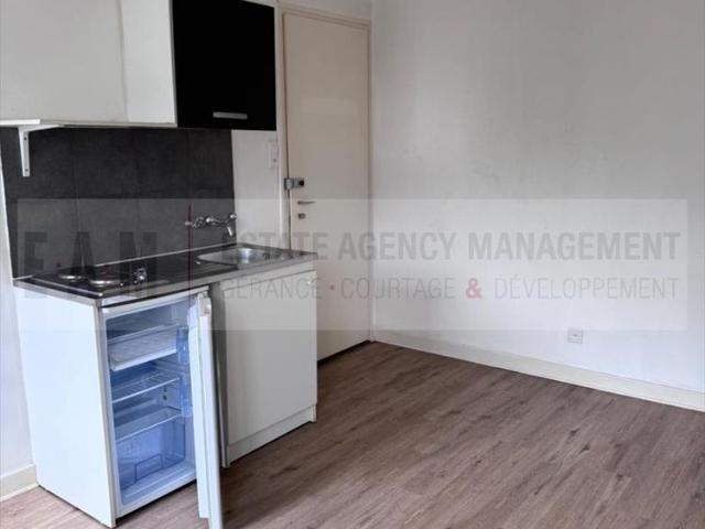 12 m², 3. Stock
