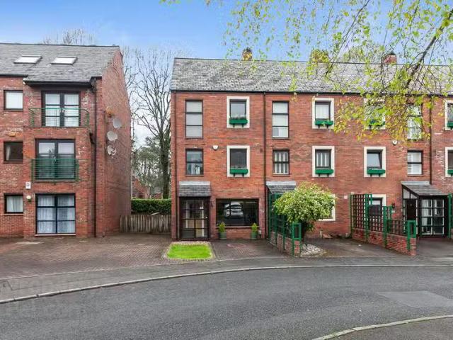 12 Malone Manor