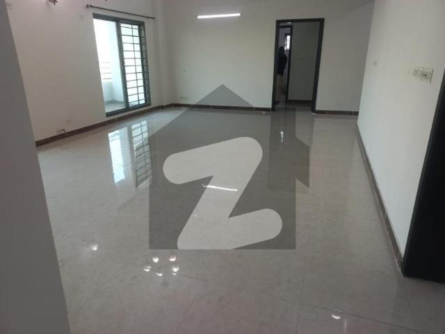 12 marla 4 bed flat available for rent with gas in askari 11 sector b apartments