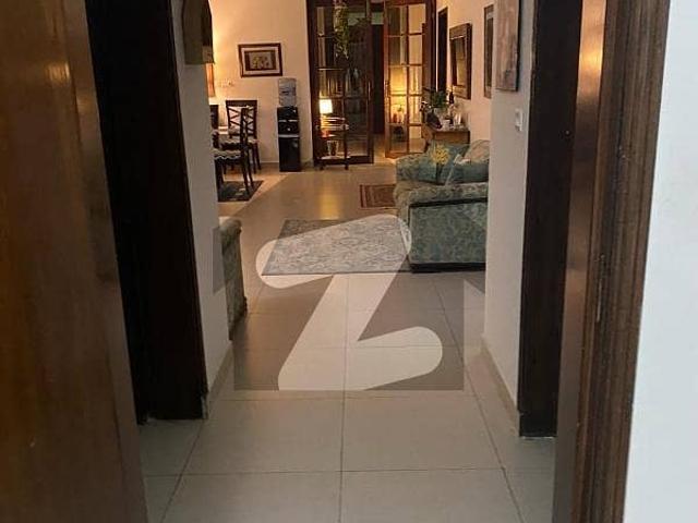 12 marla 4 bed room apartment for rent best location and open view