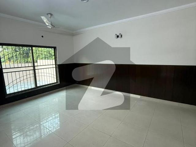 12 marla 4 bedroom house available for rent facing park askari 10 sector b