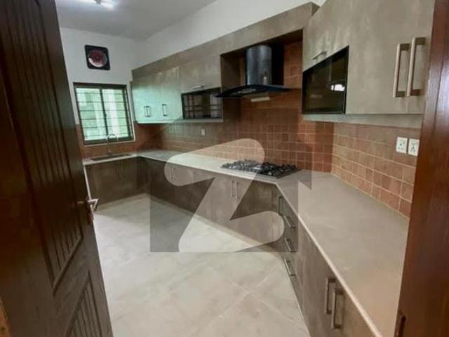 12 Marla 4 Bedroom's Brand New X Shape Butterfly Shape Tile Flooring Apartment | Flat For Rent | Askari 10 Lahore Cantt | @nusratestate Askari 10 Sector S
