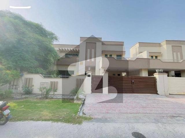 12 marla 4 bedrooms full house available for sale