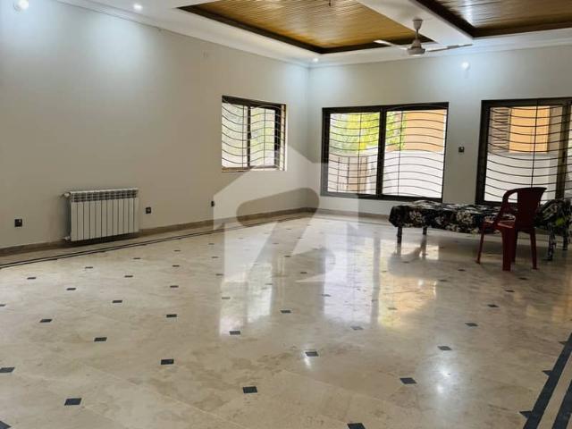 12 Marla Triple Storey Corner House For Rent Main Double Road, G 15 Islamabad