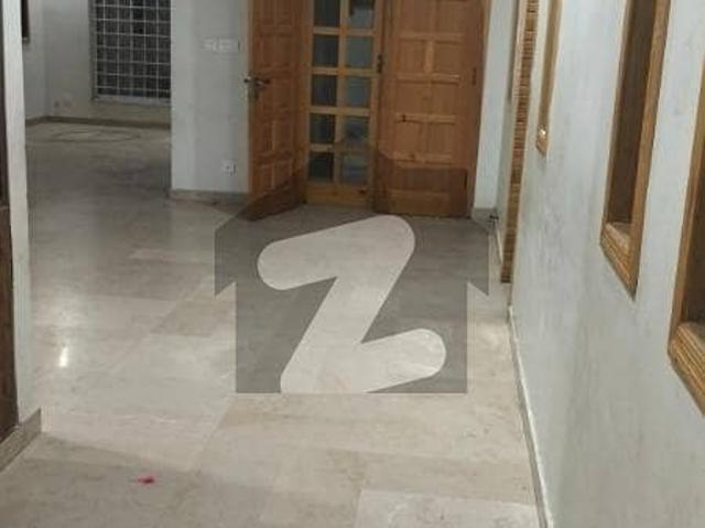 12 Marla Upper Portion For Rent in G16