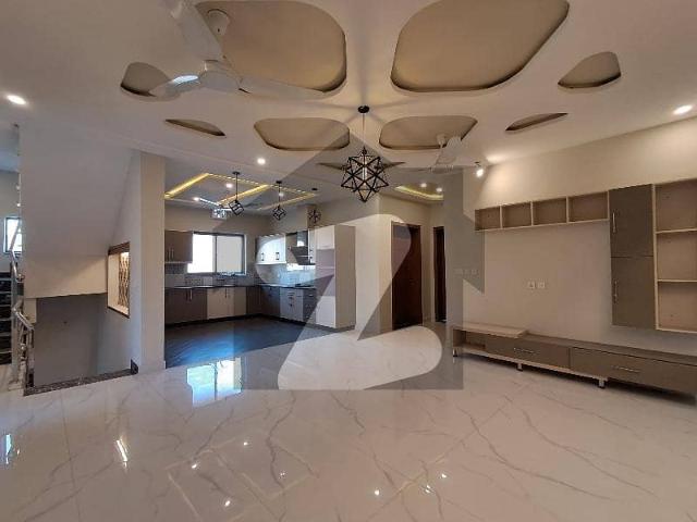 12 Marla Upper Portion for Rent 3 Bedrooms | Gas Installed | Neat & Clean