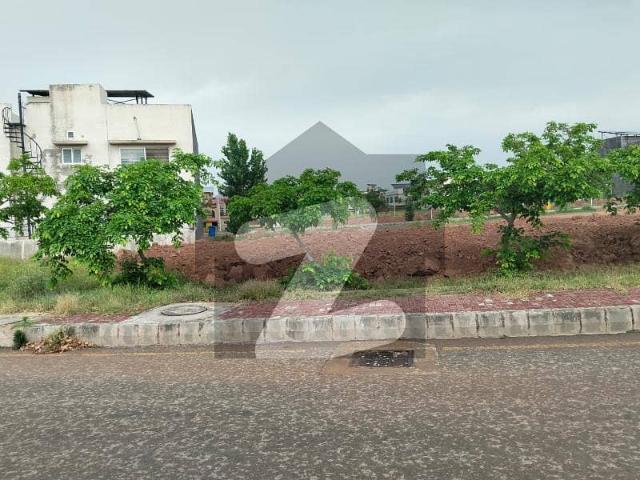 12 marla boulevard plot for sale near commercial in block i