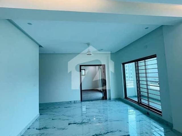 12 Marla Brand New 4 Bed Flat Available For Rent In Askari 10 Sec S Lahore