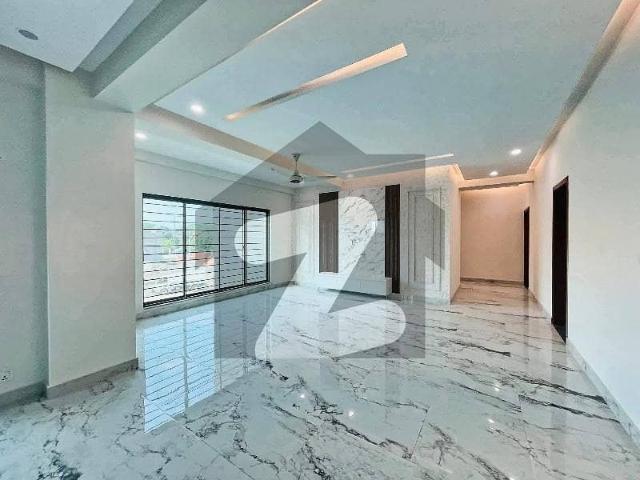 12 marla brand new apartment for rent in askari 10