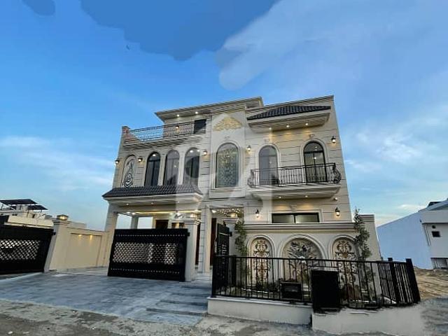 12 Marla Brand New Designer House For Sale In B 17 E Block 5.75 Crore