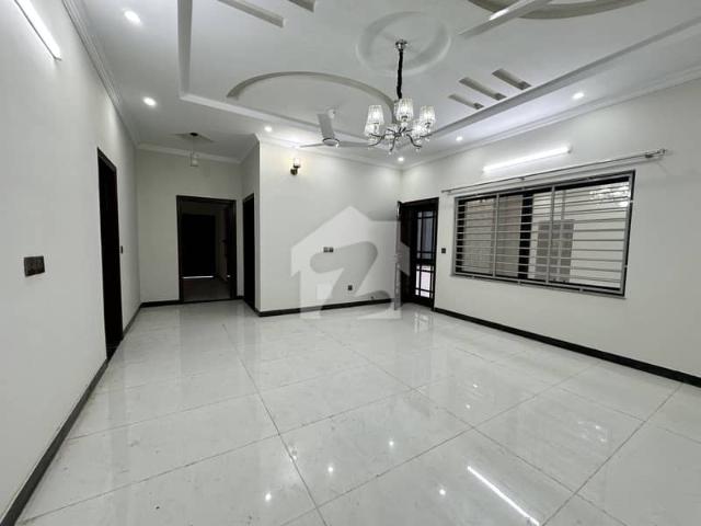12 Marla Brand New House For Rent