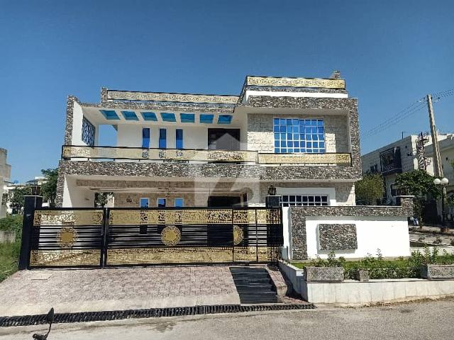 12 marla brind new ultra double story house for sale