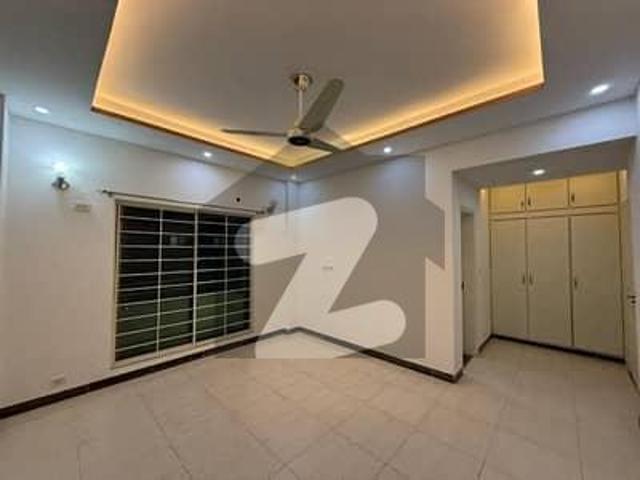 12 Marla Executive House for Sale Askari 10 | Top Location Near Masjid Askari 10