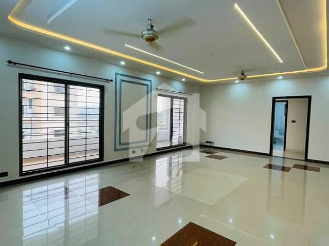 12 Marla Flat In Askari Tower 2 For sale