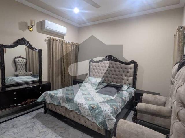 12 Marla house for sale on College road
