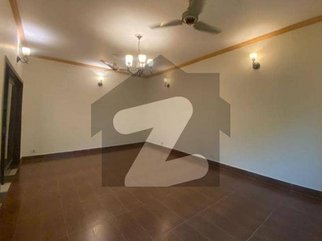 12 Marla Investor Price 5 Bedrooms House For Sale