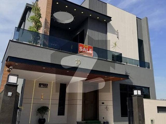 12 Marla Luxurious Designer House For Sale