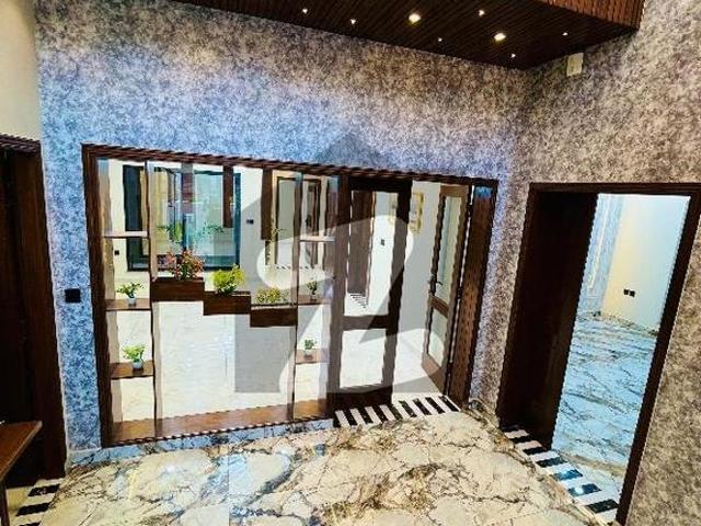12 Marla Luxurious House For sale invester Rate Royal Orchard