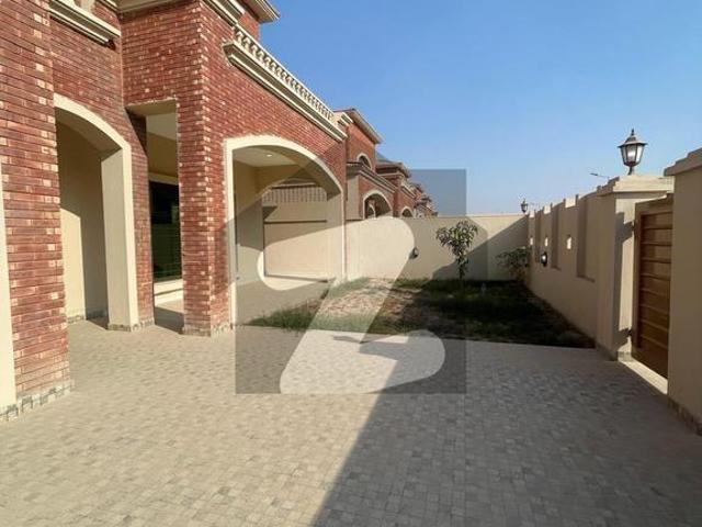 12 Marla Neat & Clean Villa Available For Rent in Askari 3