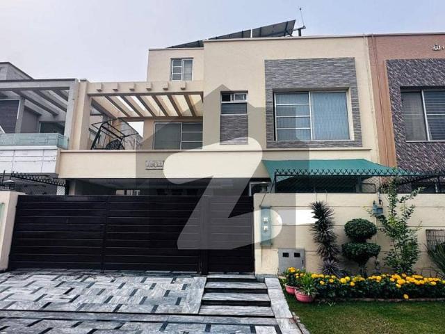 12 Marla Owner Built Well Maintained Bungalow For Sale In Paragon City Lahore