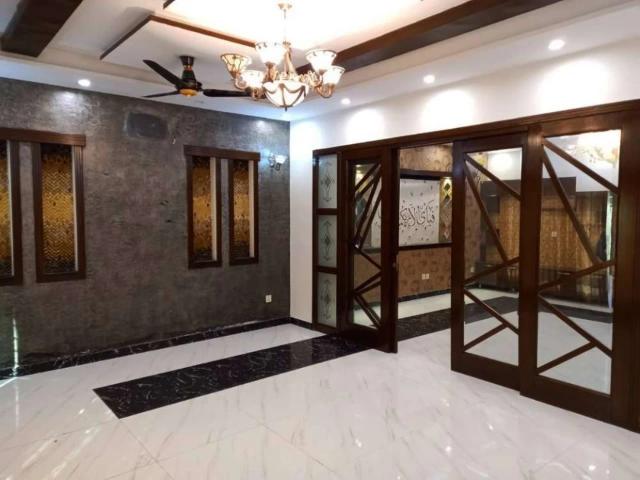 12 Marla Owner Built BeautiFul House Gulbahar Block Bahria Ton Lahore Bahria Town ID 54178