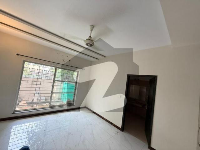 12 Marla Semi Commercial House For Rent In Gulberg Ideal For Silent Office Prime Location Wide Parking Reasonable Rent Gulberg