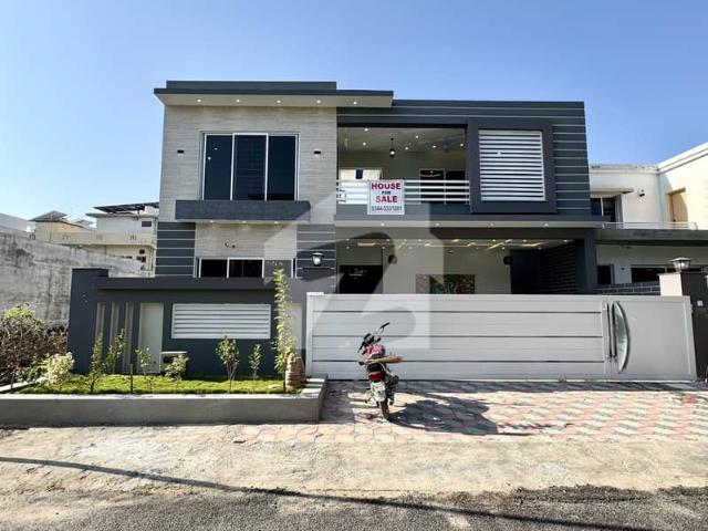 12 Marla Solid Constructed House Up For Sale