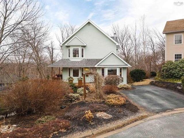 12 Mount Royal Court, Dartmouth, NS, B3A 4R5 house for sale | Listing ID 202505 | Royal LePage