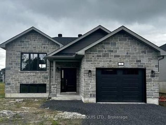 12 Mullin Drive, South Stormont, ON, K0C 1P0 house for sale | Listing ID X13594 | Royal LePage