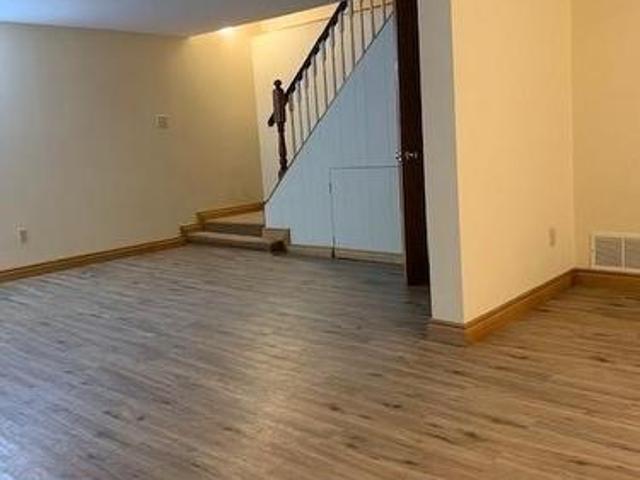 12 Parkway Lower Avenue, Kawartha Lakes Lindsay, ON, K9V 4T9 house for lease | Listing ID X13079 | Royal LePage