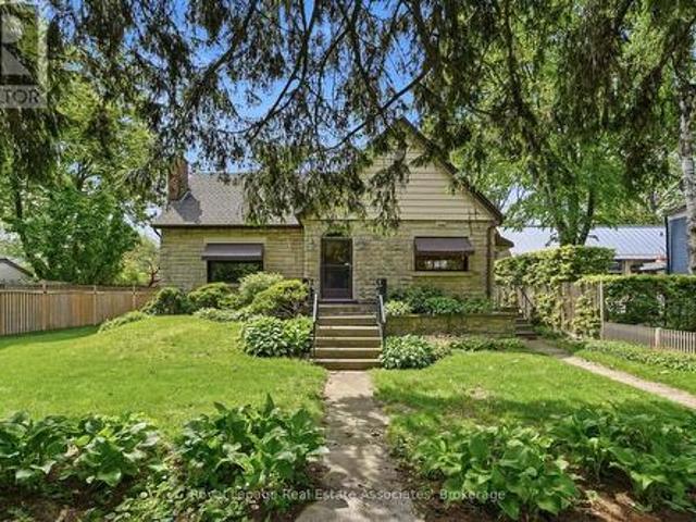 12 Parkview Row, Hamilton, ON, L9H 2R9 house for sale | Listing ID X13427 | Royal LePage