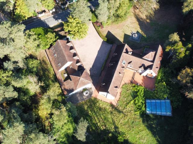 12 PIECES SECTEUR RAMBOUILLET 9 850 M2 DE TERRAIN PISCINE