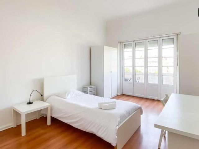 12 quarto, lisbon lisbon 1000 252 102368455