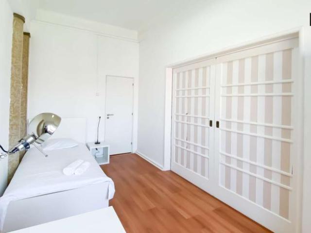 12 quarto, lisbon lisbon 1000 252 102368457
