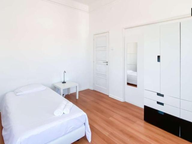 12 quarto, lisbon lisbon 1000 252 102368489