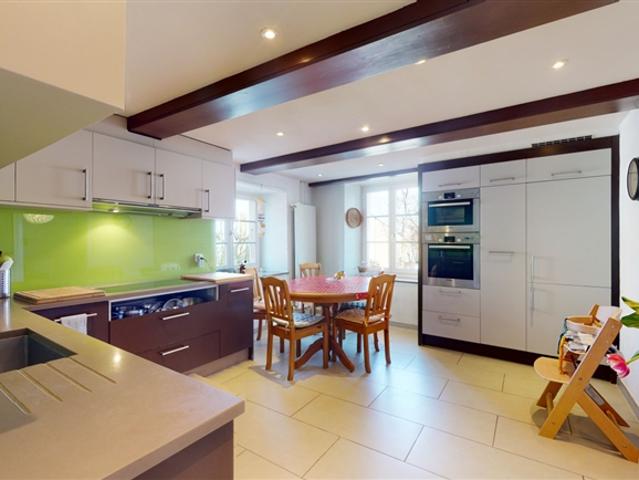 12 Room single house