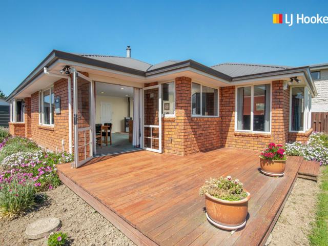 12 Rowan Place, in the city: Dunedin City, area: Mosgiel, price: 860000, latitude: 45.8673, longitude: 170.3607