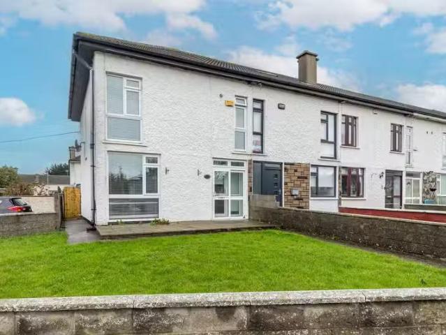 12 Seacliff Drive, Baldoyle, Baldoyle, Dublin 13, D13KD32 is f.