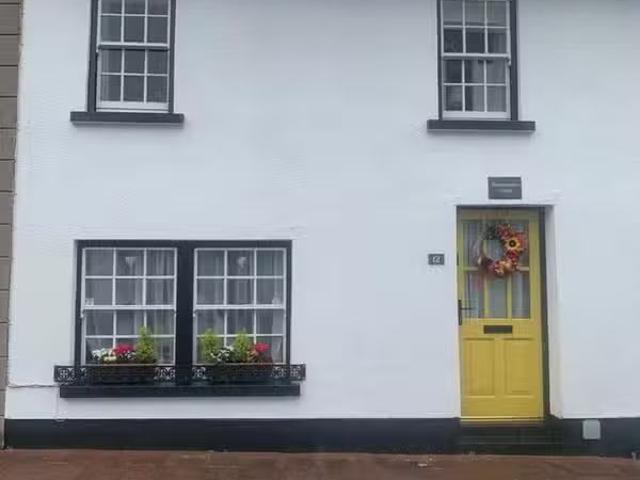 12 Shore Street
