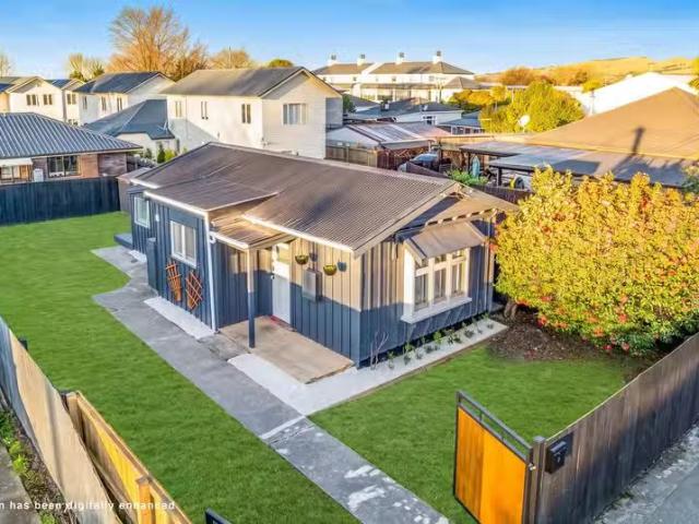 12 Somerset Crescent, Spreydon, NZ 8023 House for Sale