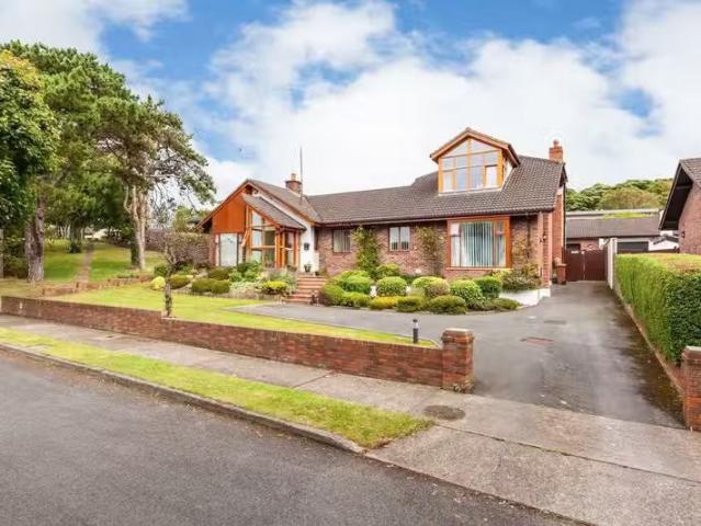 12 South Hill, Sutton, Sutton, Dublin 13, D13YX47 is for sale