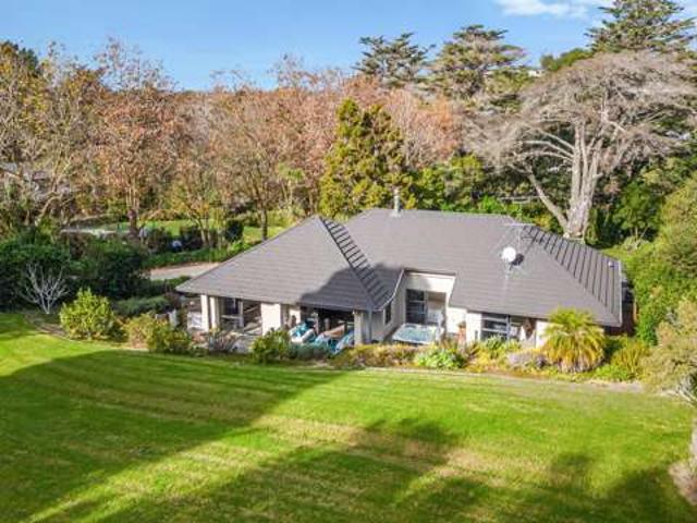 12A Hobbs Road, Matakatia, Rodney
