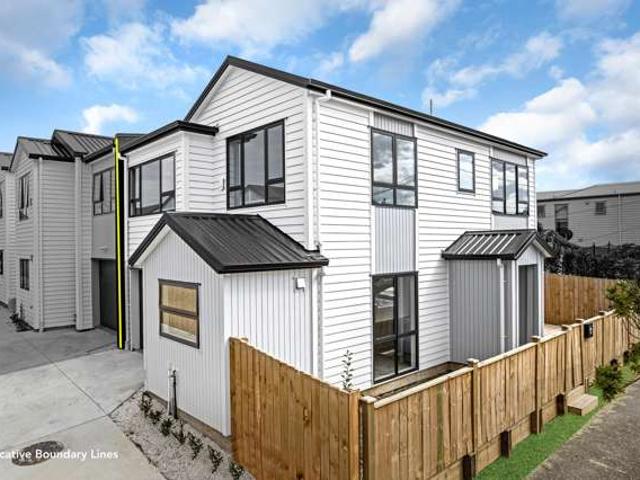 12A Holland Avenue, Pt England, Auckland City