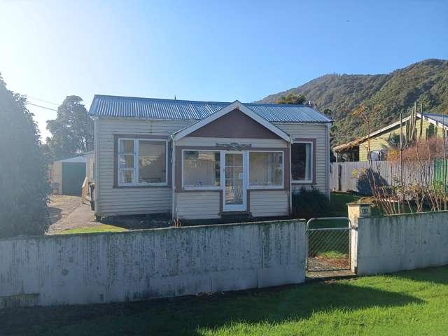 12A Main Road, Ngakawau, Buller